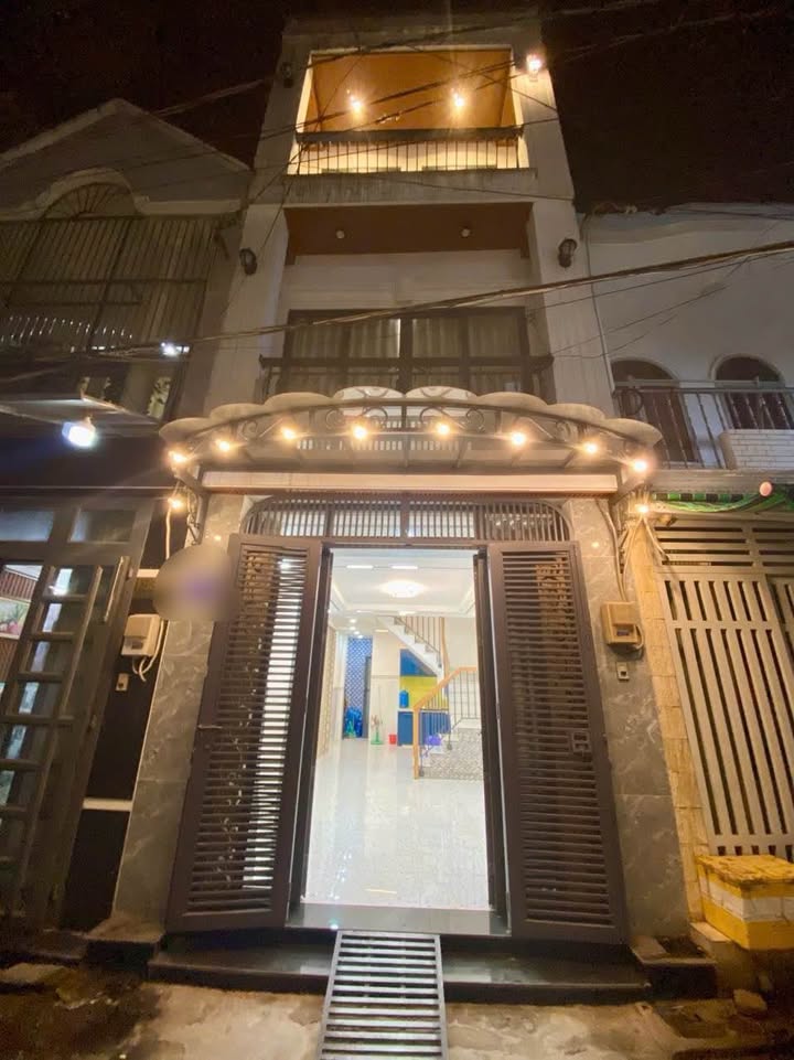 Nhà cho thuê 1 Phan Huy Ich, Quận Tân Bình 52m² giá 12 triệu - Nhận nhà ngay!