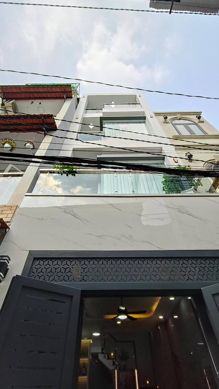 Nhà đẹp hẻm xe hơi Nguyễn Văn Khối 31m² giá 6.18 tỷ - Sẵn sàng vào ở ngay!