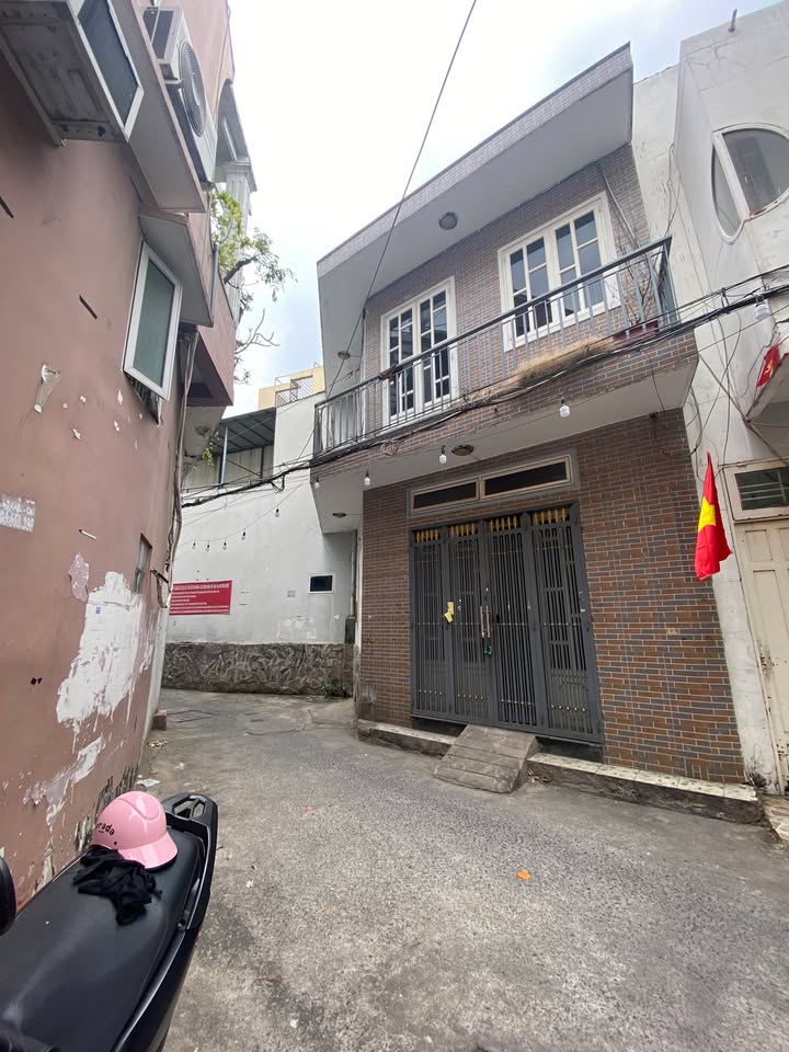 Nhà riêng Quận Bình Thạnh 52m² giá 4.7 tỷ - Hẻm ô tô, gần chợ và bệnh viện