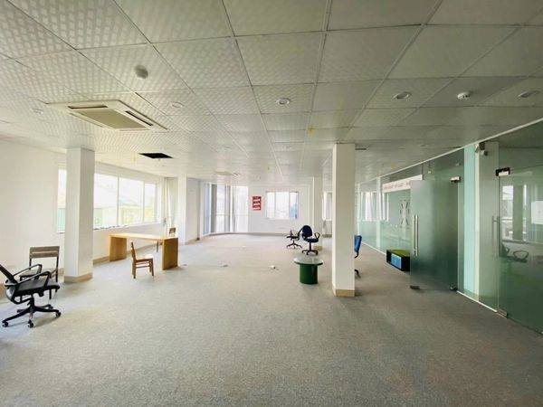 Cho thuê văn phòng 180m² tại Yên Lãng, Đống Đa - Giá tốt, vị trí lô góc!