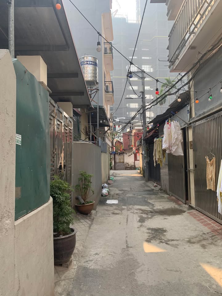 Đất Phú Thượng 50m² giá 11 tỷ - Sổ đỏ chính chủ, thương lượng ngay!