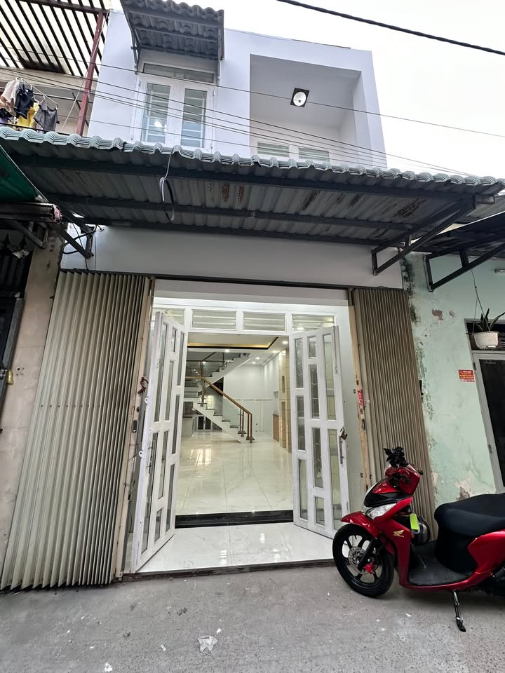 Nhà ĐT 2-5, ấp 1, Hóc Môn, 48m² giá 1.8 tỷ - Đúc kiên cố, ô tô đậu cửa!