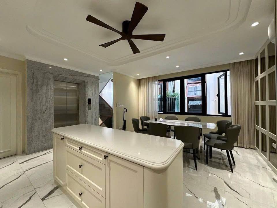 Nhà riêng phố Triệu Việt Vương, Quận Hai Bà Trưng 300m² - Thiết kế hiện đại, nội thất đầy đủ