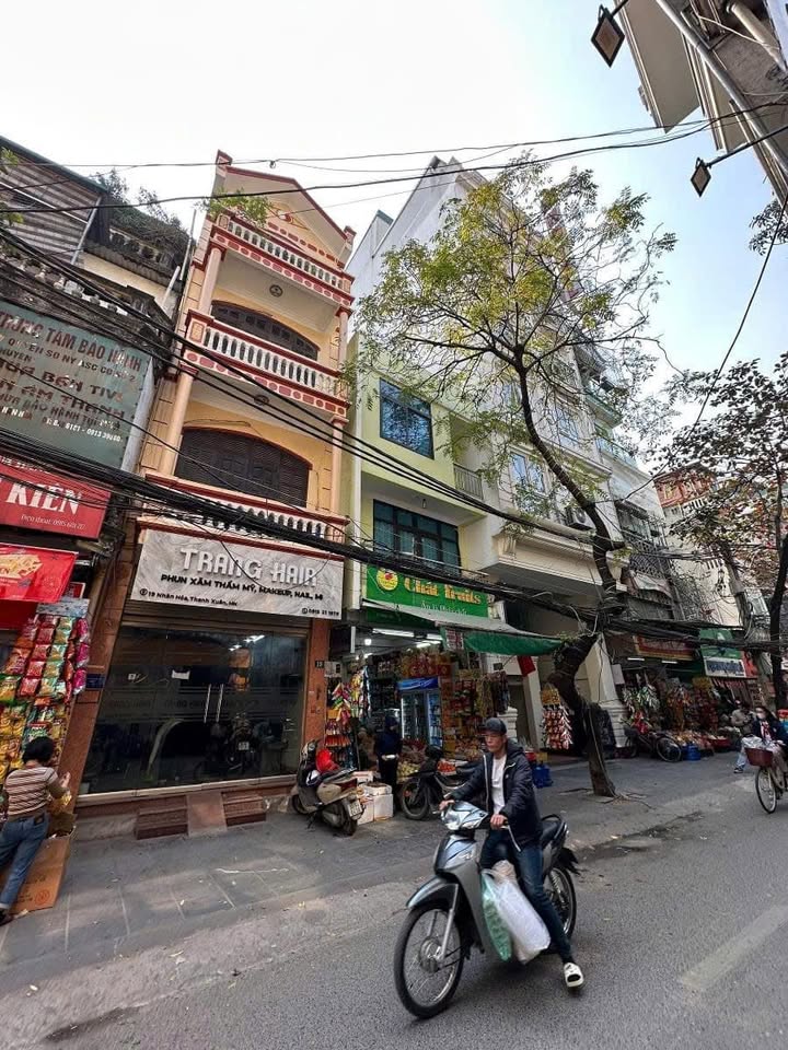 Nhà mặt phố Nhân Hoà, Quận Thanh Xuân 65m² giá 30 tỷ - Vị trí đắc địa kinh doanh thuận lợi!