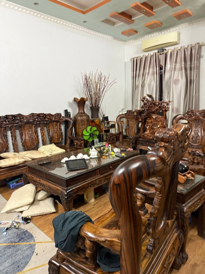 Nhà ô góc Hồng Hà Hạ Long 80m² giá 10 tỷ - Gần bãi tắm cột 8!