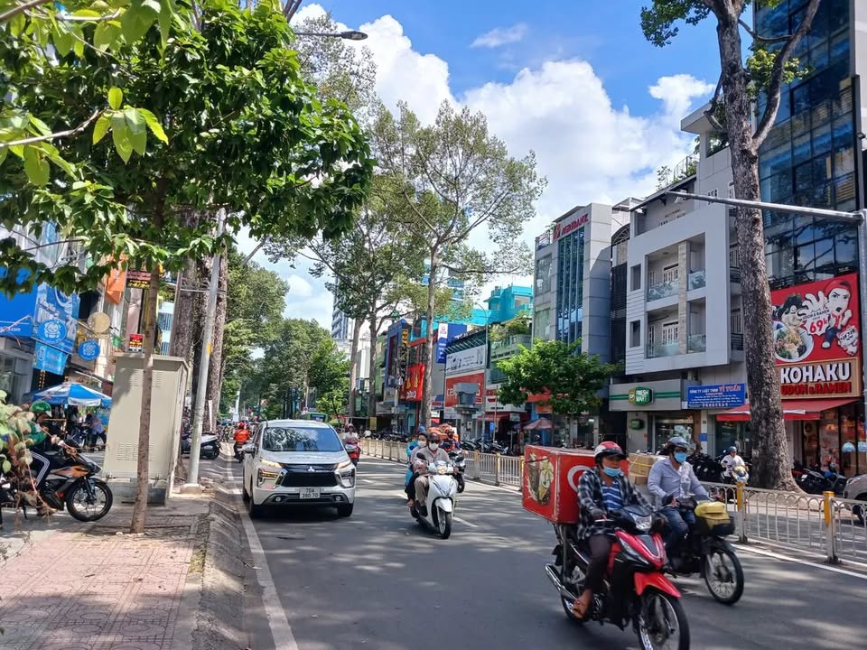 Nhà 3 mặt hẻm thông Nguyễn Tri Phương, Quận 10, 35m² giá 5.2 tỷ - Cơ hội đầu tư tuyệt vời!