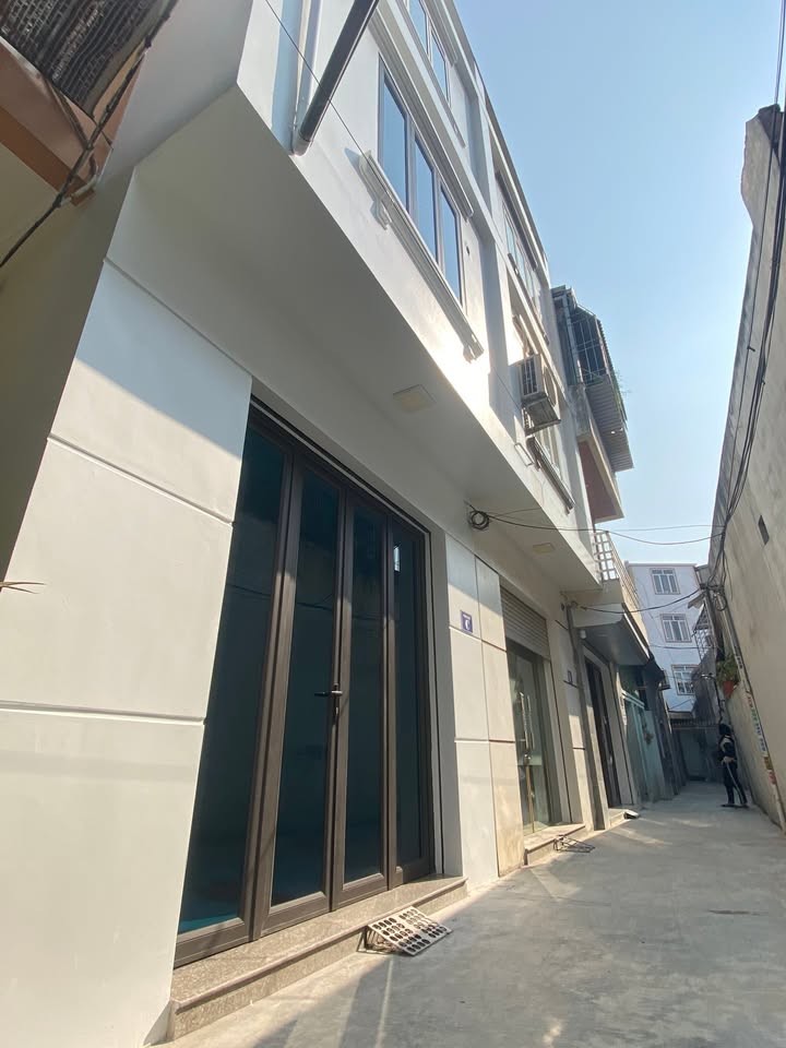 Nhà 3 tầng Ngõ 430 Trần Nguyên Hãn 40m² giá 2.75 tỷ - Sẵn sàng vào ở ngay!
