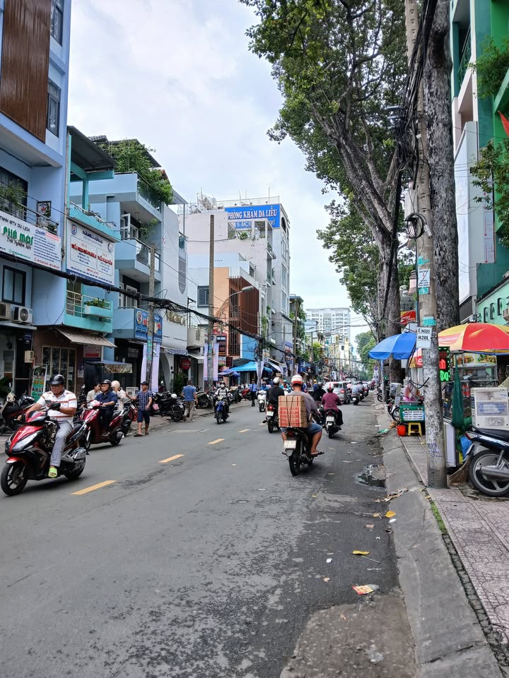 Nhà phố mặt tiền Ngô Quyền, Quận 10, 49m² giá 18 tỷ - Đầu tư sinh lời ngay!