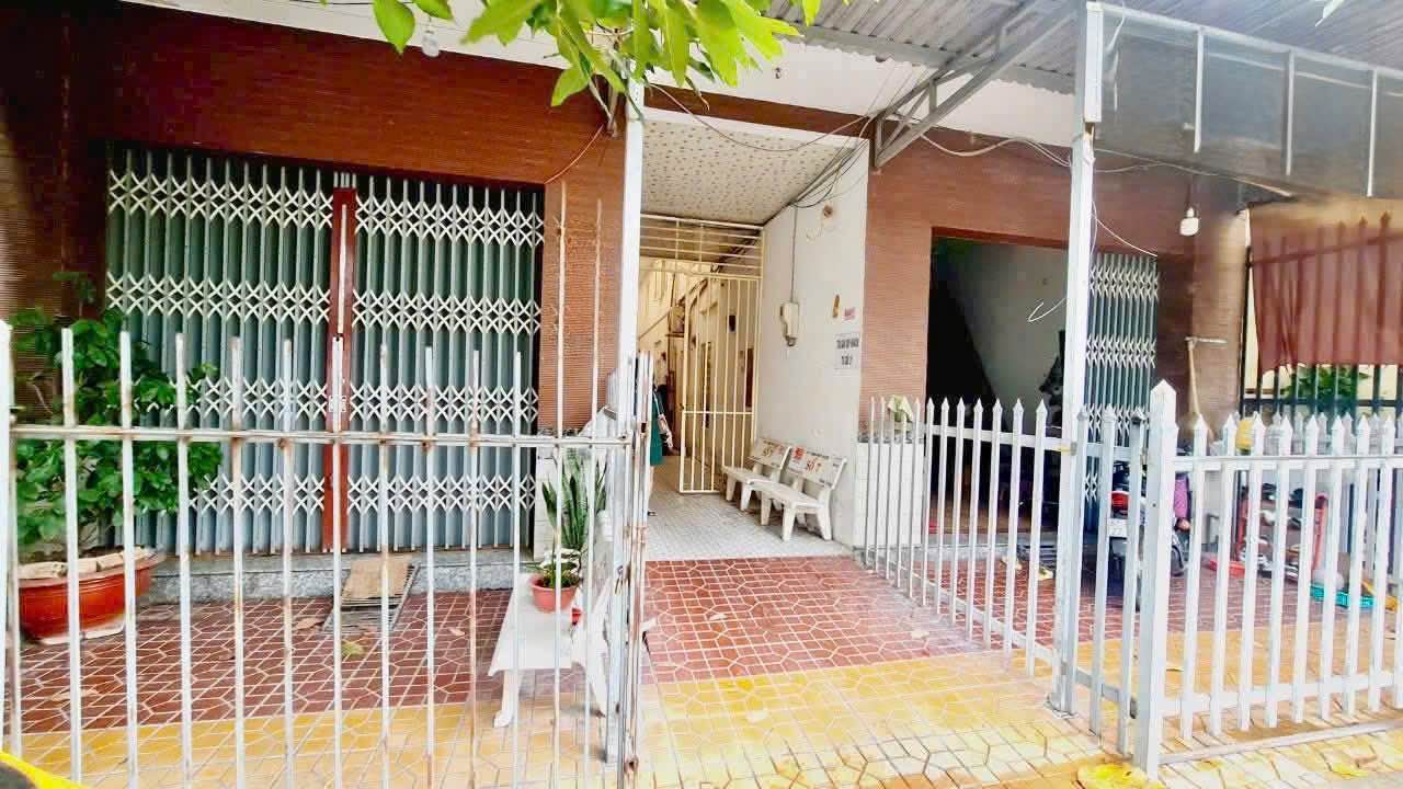 Nhà trọ gần chợ Sao Mai Long Xuyên 180m² giá 4 tỷ - Đầu tư sinh lời ngay!