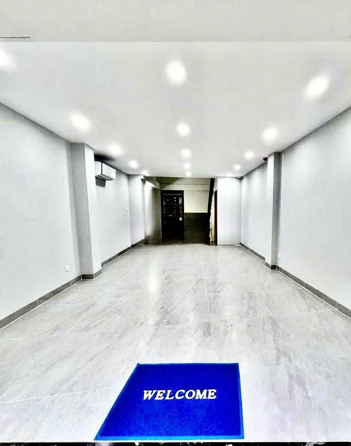 Cho thuê nhà nguyên căn đường Hoa, quận Phú Nhuận, 100m² - Phù hợp cho ở gia đình và kinh doanh!