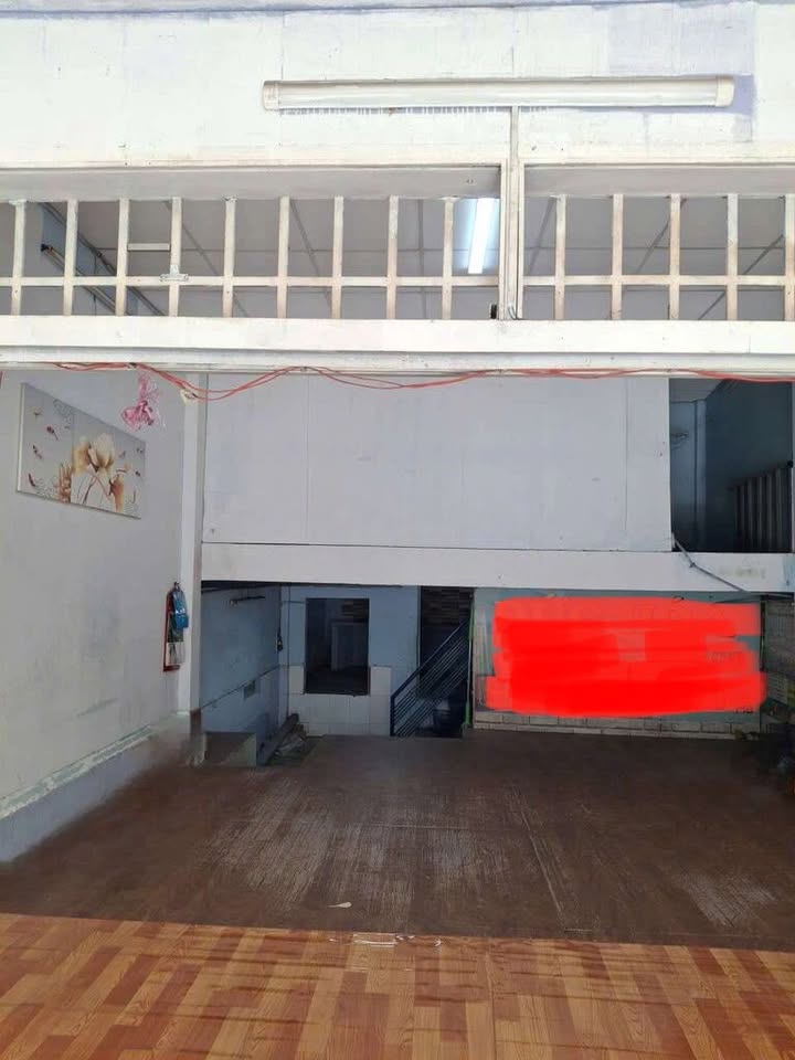 Mặt bằng kinh doanh cho thuê tại Hà Huy Giáp, Quận 12, 92.7m² giá 10.5 triệu - Nội thất đầy đủ, tiện nghi!