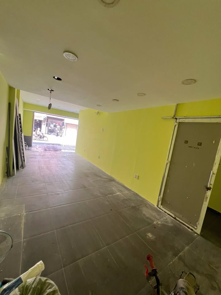 Mặt bằng cho thuê mặt tiền Lạc Long Quân 48m² - Thích hợp kinh doanh đa ngành