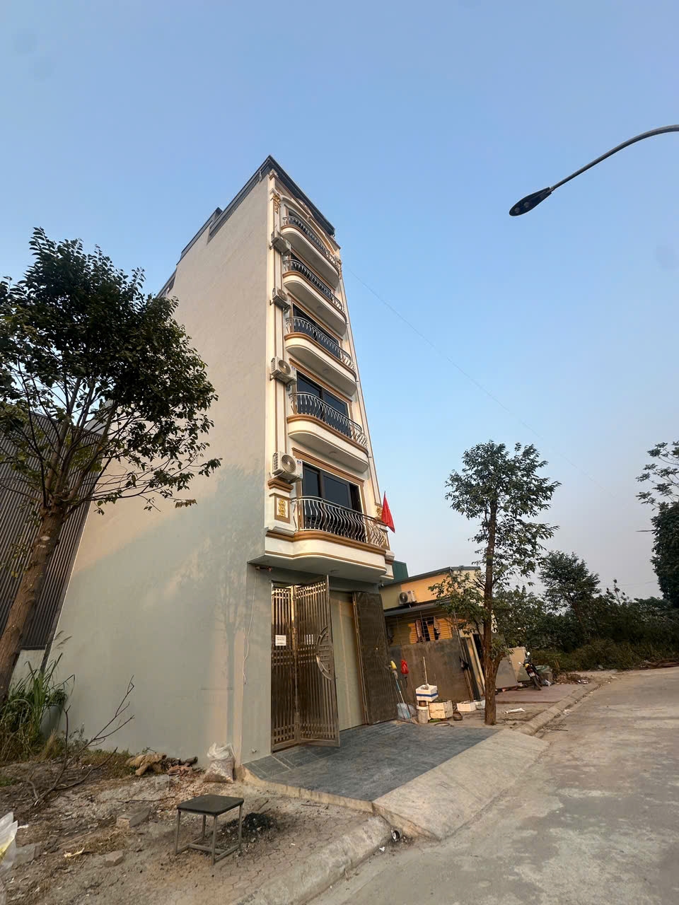 Nhà Phú Lương 52m² giá 10 tỷ - Ô tô đỗ trong nhà, thang máy tiện nghi!