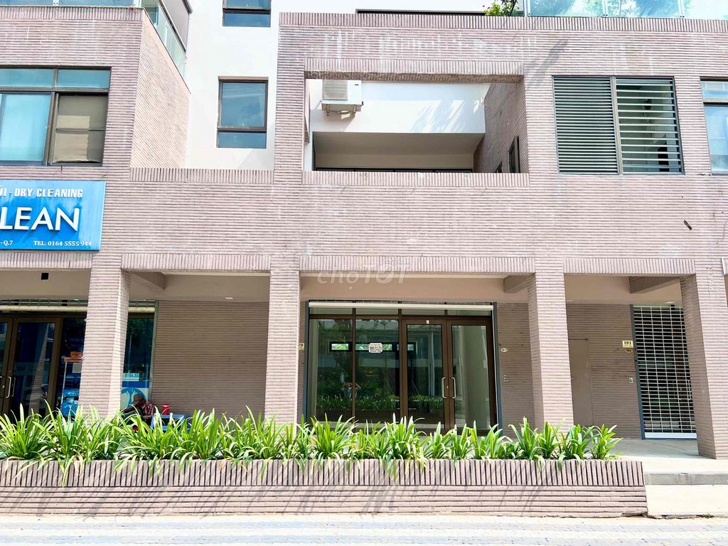 Shophouse cho thuê mặt tiền Tôn Dật Tiên, Quận 7, 160m² - Cơ hội kinh doanh vàng!