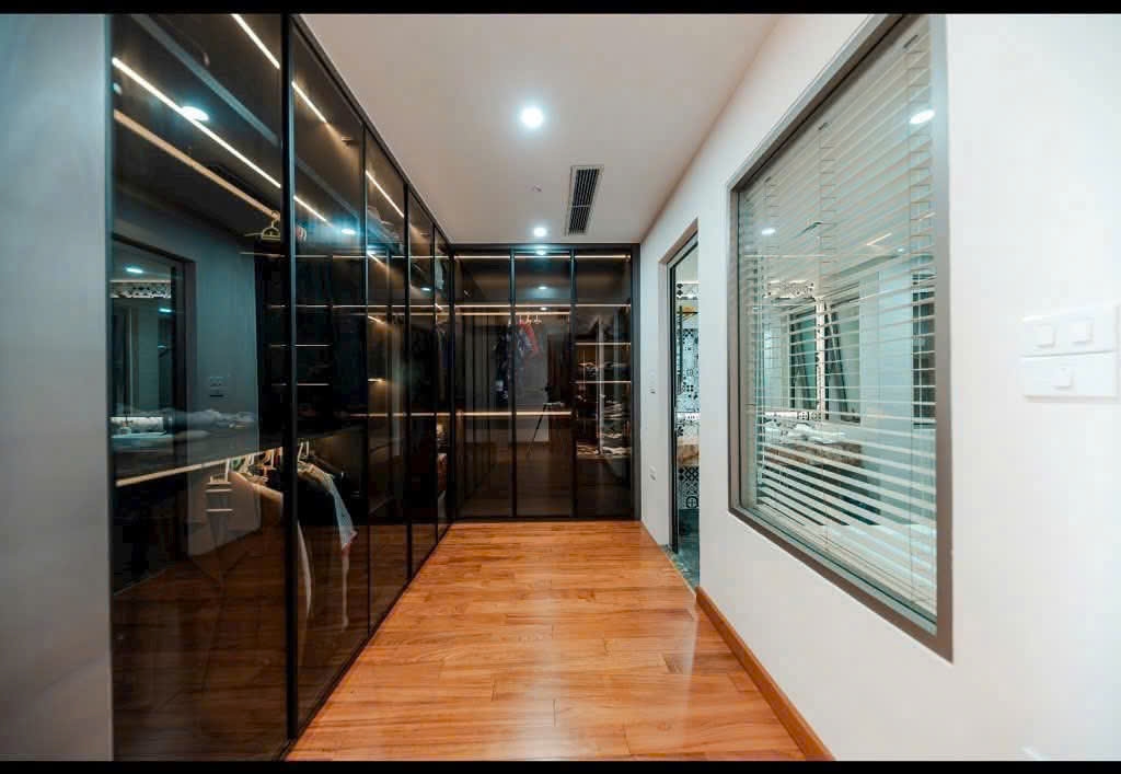 Nhà Bồ Đề Long Biên 130m² giá 32 tỷ - View hồ tuyệt đẹp, sang trọng!