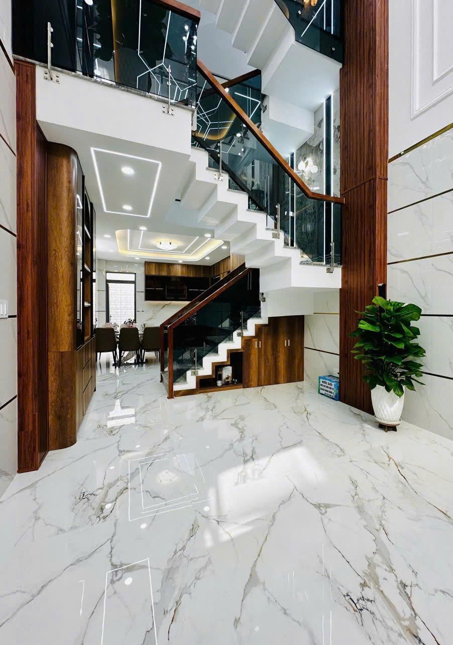 Nhà phố hiện đại Bình Tân 72m² giá 7.5 tỷ - Thiết kế sang trọng, an ninh 24/7!