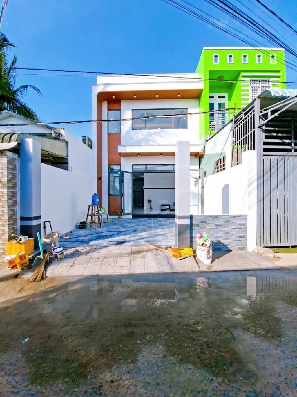 Nhà mới hoàn thiện 1 trệt 1 lửng tại Bình Thủy, Cần Thơ 93m² giá 2.98 tỷ - Sẵn sàng vào ở ngay!