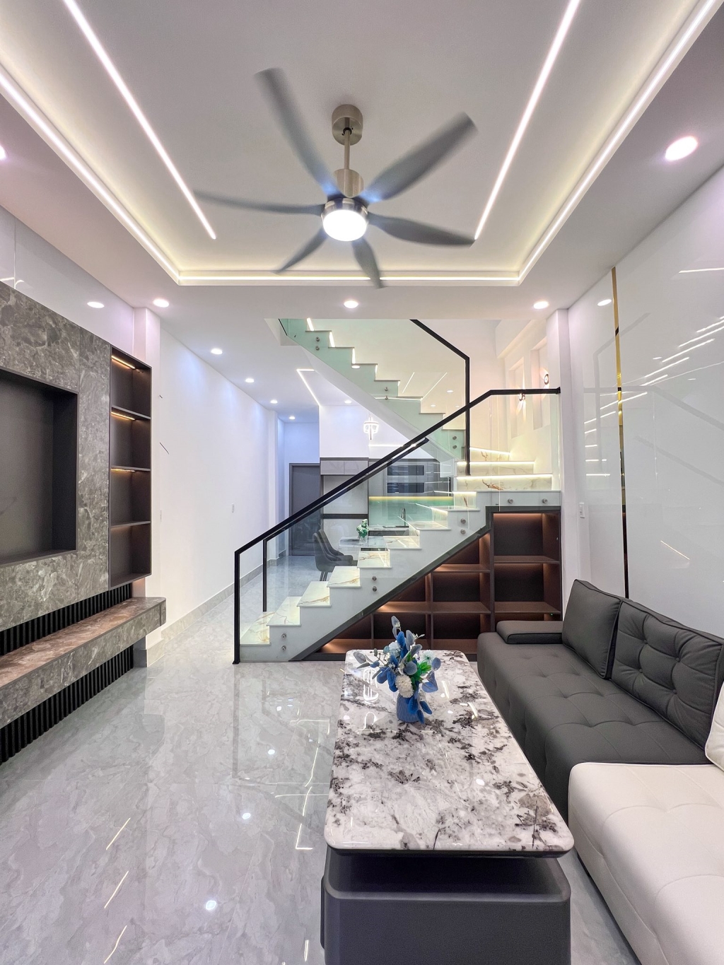 Bán nhà phố 4 phòng ngủ đường Lê Anh Xuân 56m² giá 3.49 tỷ - Thiết kế tân cổ điển sang trọng!