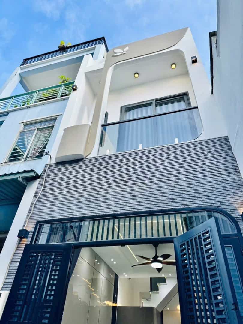 Bán nhà đẹp Quận 12 41.7m² giá 1.85 tỷ - Vị trí lộc tài, hẻm xe hơi