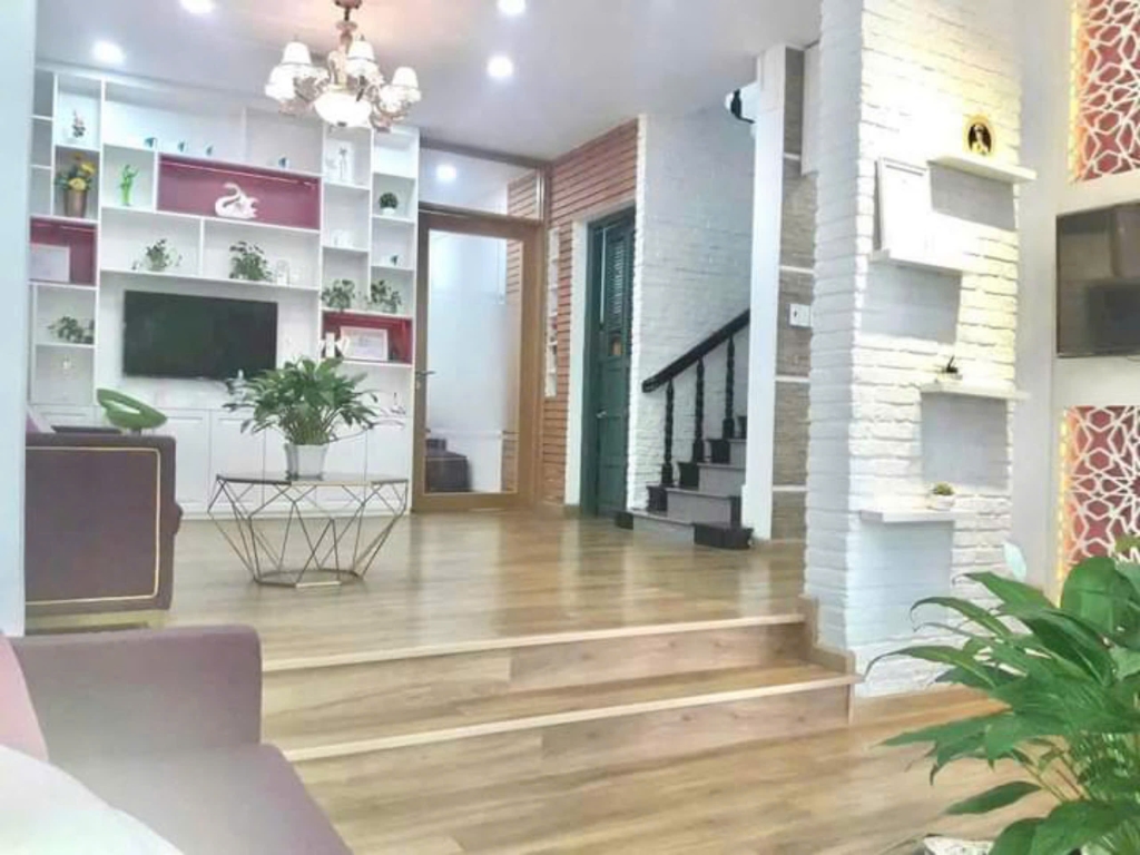 Cho thuê nhà mặt tiền đường Trần Ngọc Huế, Ninh Kiều, Cần Thơ 240m² - Kinh doanh thuận lợi!