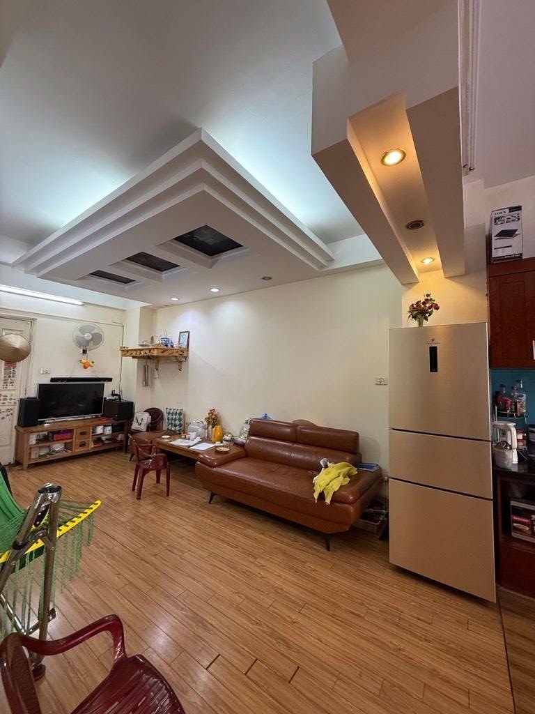 Bán nhà chung cư CT9, Định Công, Hoàng Mai, 69m² chỉ 5.4 tỷ - Thiết kế hiện đại, gần trường học!