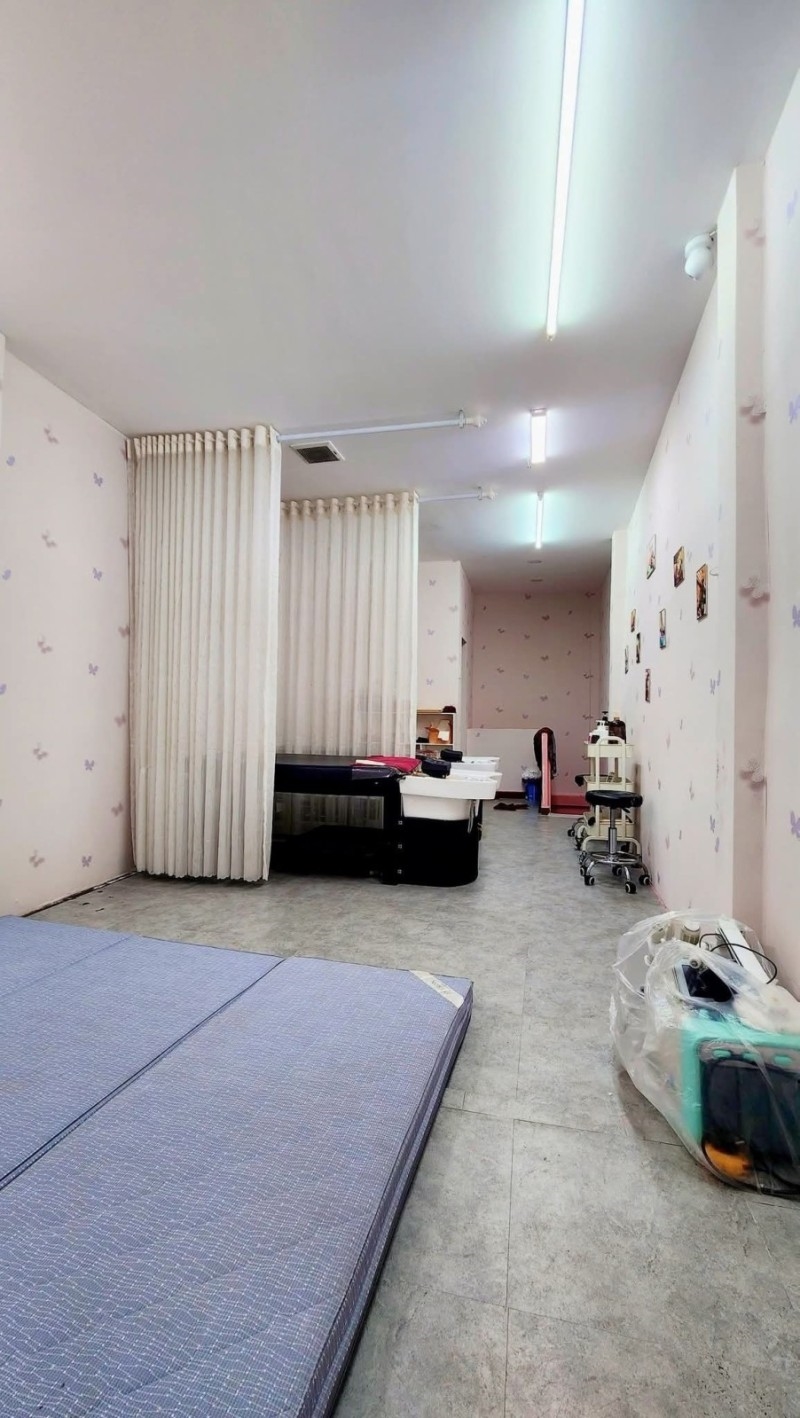 Mặt tiền kinh doanh Lê Bình, Tân Bình 34m² giá chỉ 9 tỷ - Vị trí đắc địa cho đầu tư!