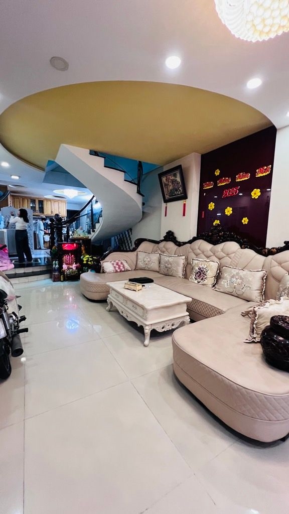 Nhà phố Phú Nhuận 42m² giá 7 tỷ - Full nội thất cao cấp, vào ở ngay!