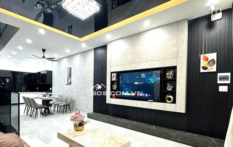 Nhà 3 tầng Hòa Minh Đà Nẵng 83m² giá 12.9 tỷ - Full nội thất mới keng, chỉ việc xách vali vào ở!