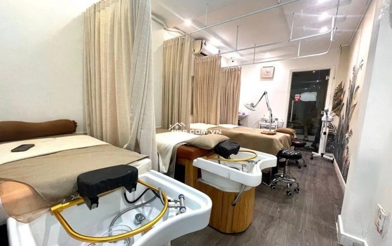 Bán mặt bằng kinh doanh Quận 3 – 6 tầng BTCT – Đang cho thuê spa – Giá 15.5 tỷ