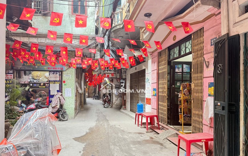 Nhà phố Văn Hương Đống Đa 19.5m² giá 5.4 tỷ - Sổ đỏ nở hậu, đầu tư sinh lời!