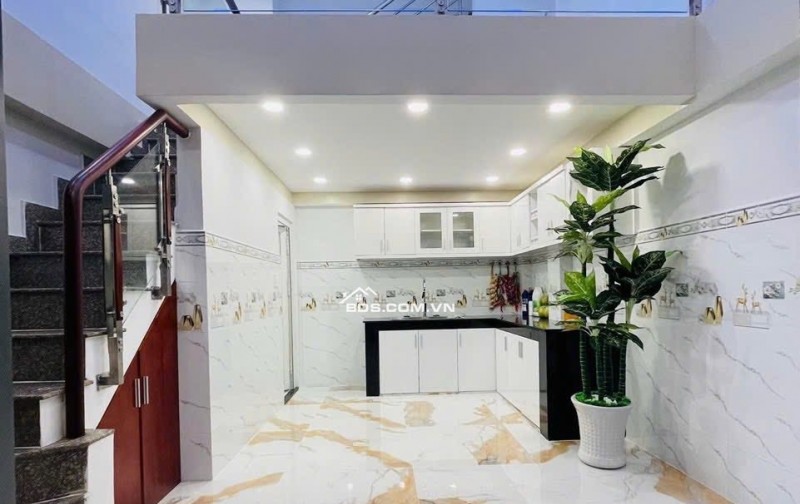 Nhà 4 tầng Nguyễn Hồng Đào, Tân Bình 22m² giá 5.2 tỷ - Ở ngay, gần sân bay!