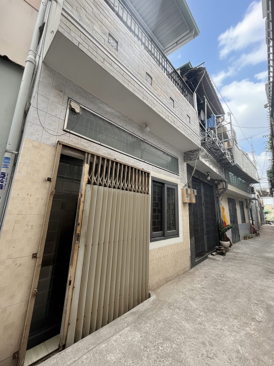 Nhà phố Thủ Đức 18m² giá 3.15 tỷ - Chính chủ sổ hồng, vuông vức, thoáng mát!