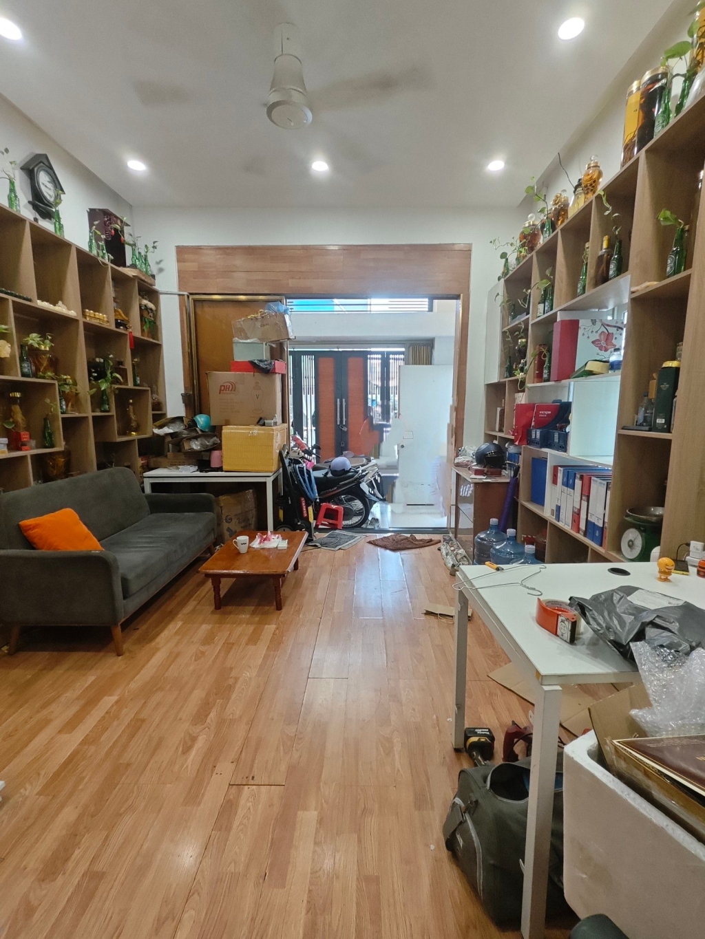 Nhà phố hiện đại 54m² tại Tô Hiệu, Quận Tân Phú - Giá chỉ 7.85 tỷ, sẵn sàng ở ngay!