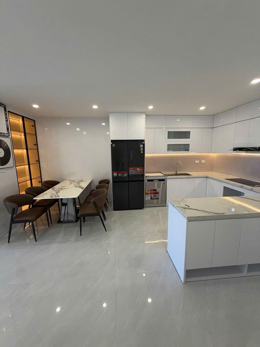 Căn hộ M3-M4 Nguyễn Chí Thanh 120m² giá 11.3 tỷ - View ngã tư đắc địa!