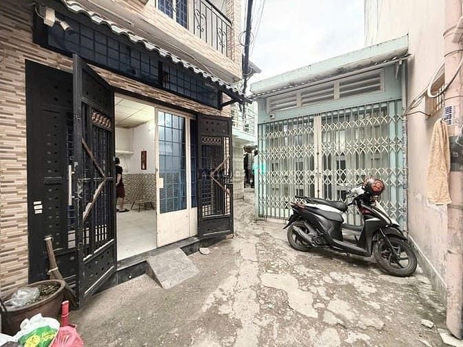 Nhà phố Tăng Bạch Hổ 30m² giá 4.7 tỷ - Hiếm có, sẵn sàng ở ngay!