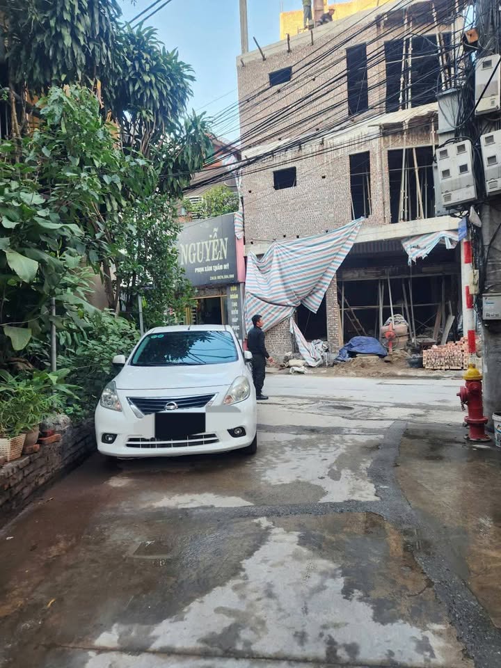 Nhà mặt ngõ kinh doanh Thạch Bàn, 34m² giá 7.1 tỷ - Khu vực sầm uất gần chợ!