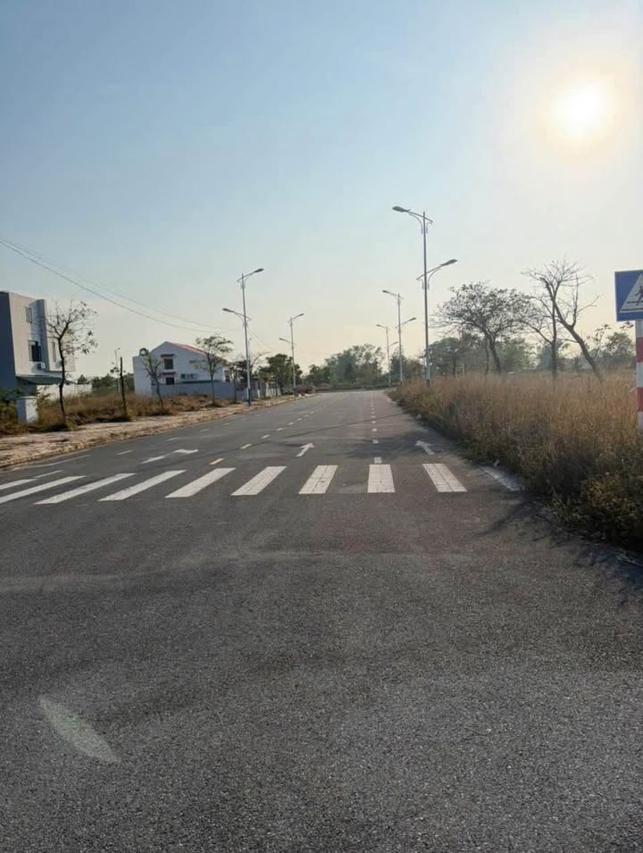 Đất nền ô góc Phượng Hoàng Móng Cái 200m² giá 5.4 tỷ - Cơ hội đầu tư hấp dẫn!