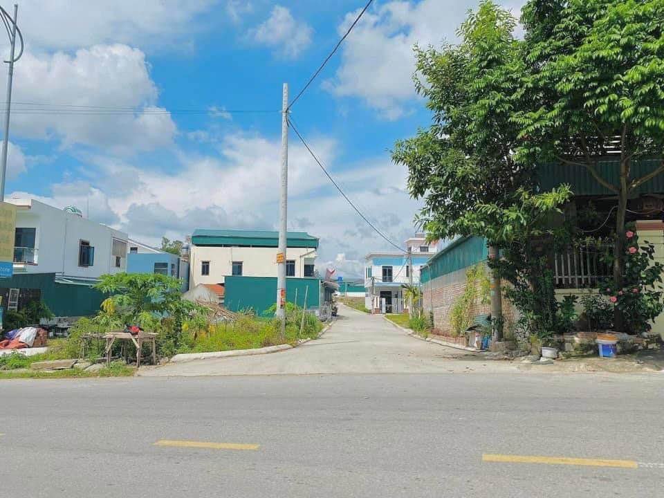 Đất nền Bãi Dài, Uông Bí 119m² giá 1.2 tỷ - Sổ hồng chính chủ, tiện ích đầy đủ!