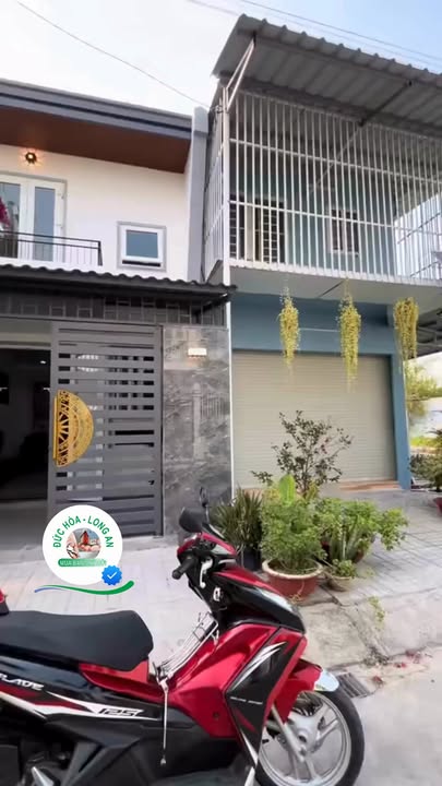 Nhà 2 tầng tại Đức Hòa, Long An 60m² giá 1.7 tỷ - Sổ hồng riêng, đầy đủ nội thất!