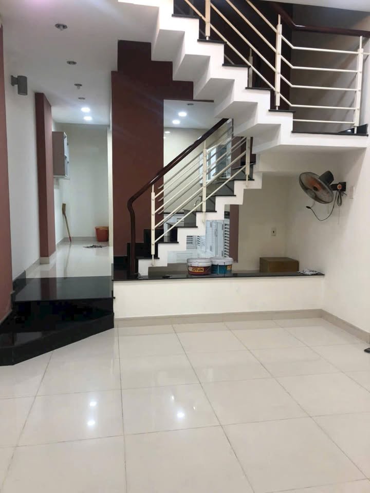 Nhà nguyên căn cho thuê tại Đỗ Công Tường, Quận Tân Phú, 44m² - Giá chỉ 13 triệu/tháng!