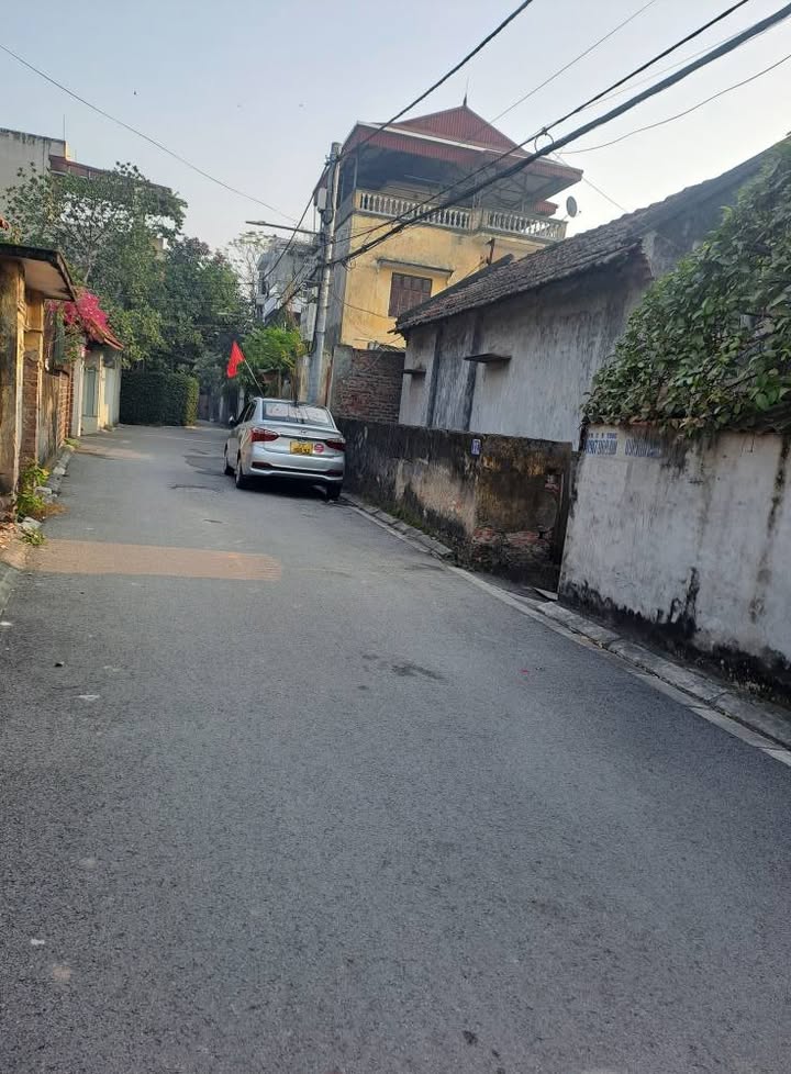 Đất nền Làng Vàng, Cổ Bi, Gia Lâm 56m² giá 4.2 tỷ - Mặt tiền rộng, giao thông thuận lợi!