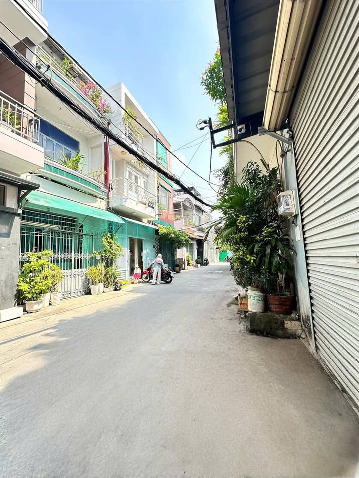 Nhà chính chủ hẻm xe hơi Nguyễn Sơn, Tân Phú 55m² giá 6.3 tỷ - Đầu tư sinh lời ngay!
