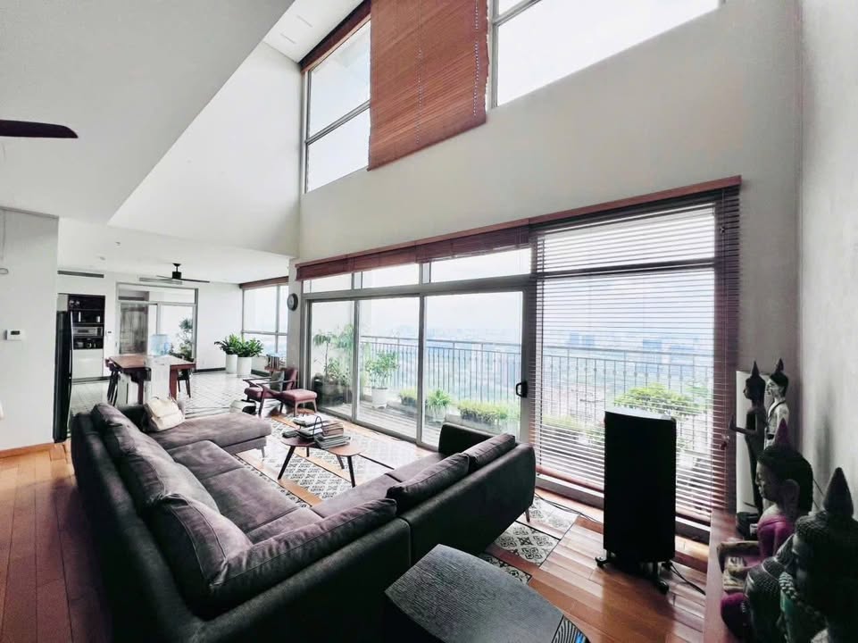 Nhà riêng Vinhomes Central Park Quận Bình Thạnh 290m² giá 50 tỷ - Sẵn sàng chuyển nhượng!