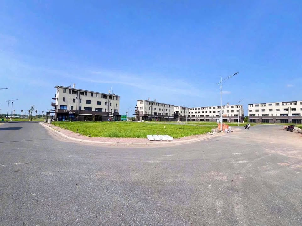 Đất nền góc 2 mặt tiền N6 - D12 KDC Nam Long 2, 122m² giá 6.1 tỷ - Đầu tư tiềm năng!