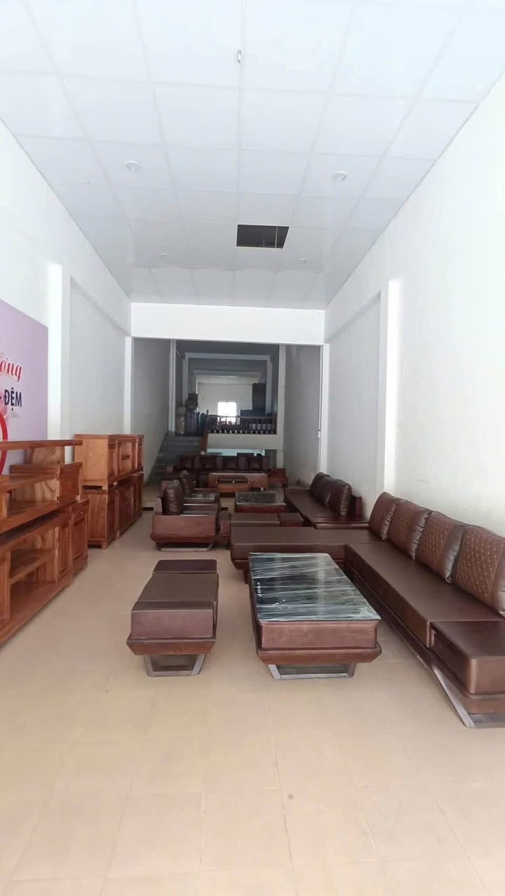 Nhà mặt tiền kinh doanh Nguyễn Thái Học, Hà Giang 120m² - Thanh khoản nhanh!