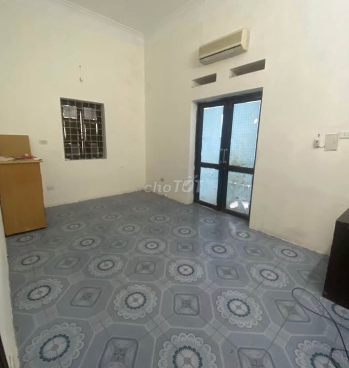 Nhà cho thuê tại ngõ Tứ Liên, 70m² chỉ 7 triệu/tháng - Tiện nghi đầy đủ!