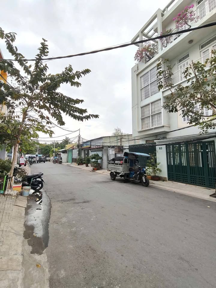 Căn hộ dịch vụ cao cấp Phú Thuận Quận 7 186m² giá 36 tỷ - Thu nhập 2.4 tỷ/năm!