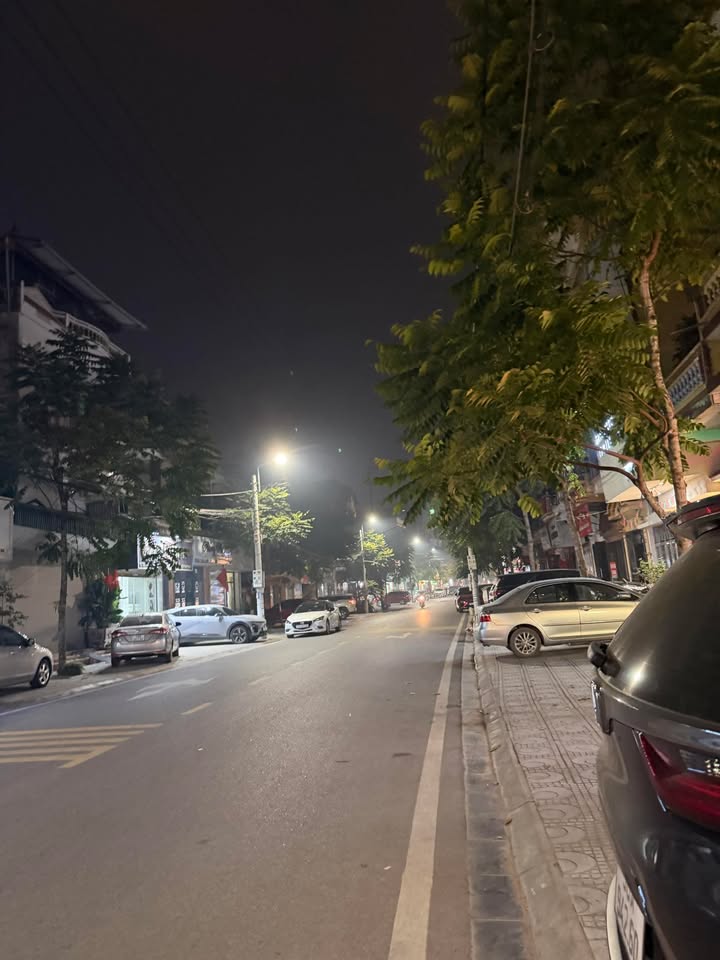 Nhà phố Hàn Thuyên Việt Trì 72m² giá 7.6 tỷ - Kinh doanh sầm uất ngay lập tức!