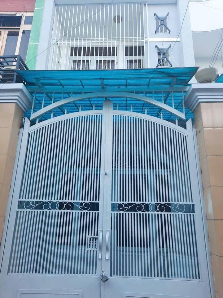 Nhà bán hẻm 4m Lạc Long Quân, Quận 11 - Diện tích 5.76m² giá 5.95 tỷ - Tiện ích xung quanh đầy đủ!