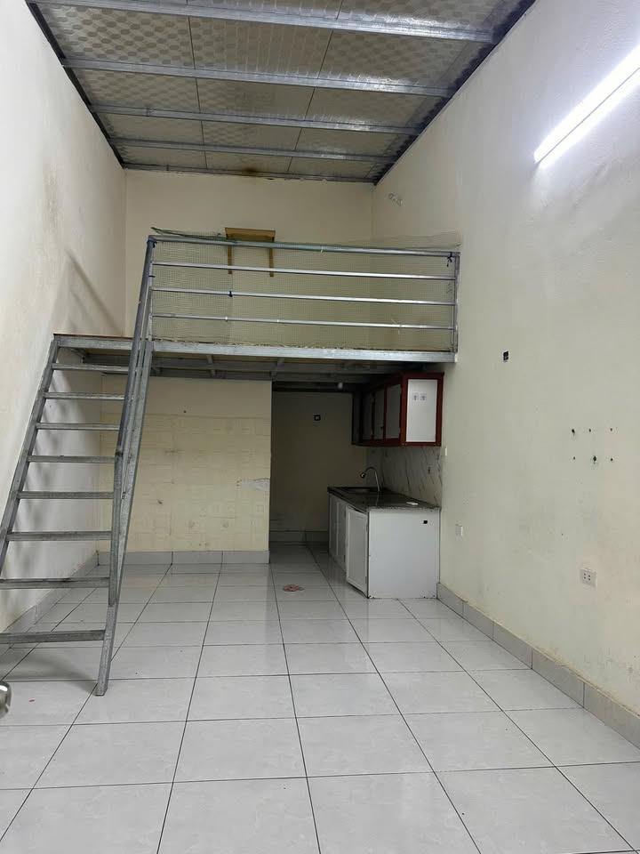 Phòng trọ cho thuê tại Long Biên 30m² giá 4 triệu - Không chung chủ, thoáng đãng!